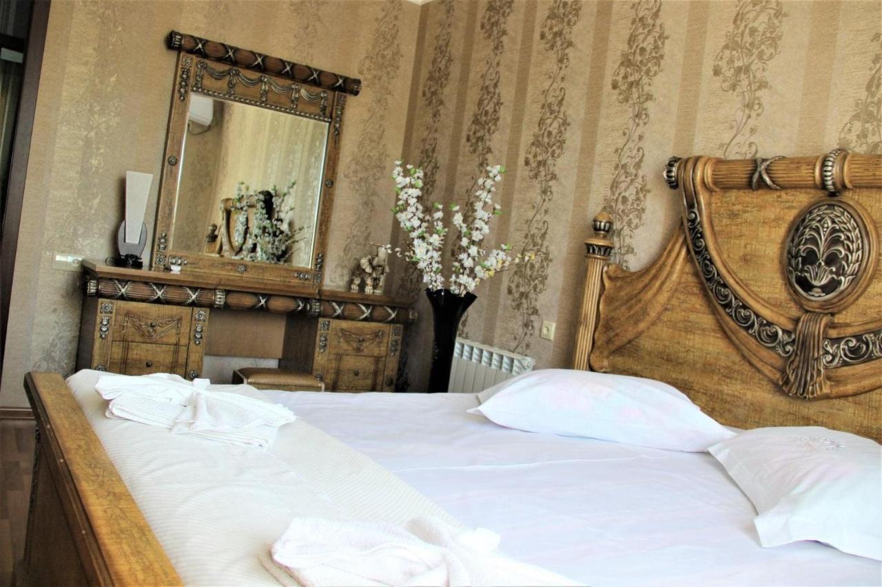 Hotel Oniks Kutaisi Esterno foto