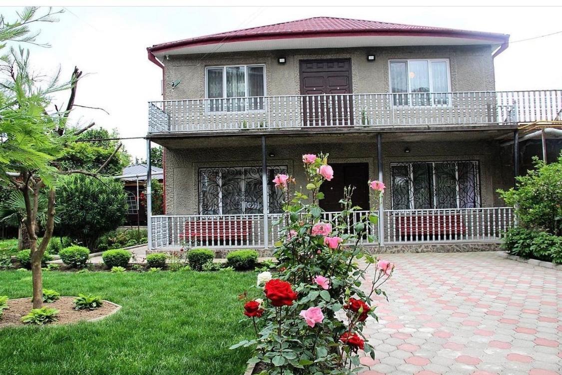 Hotel Oniks Kutaisi Esterno foto